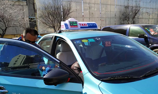 辽宁省抚顺市智能出租车LED全彩顶灯屏安装项目